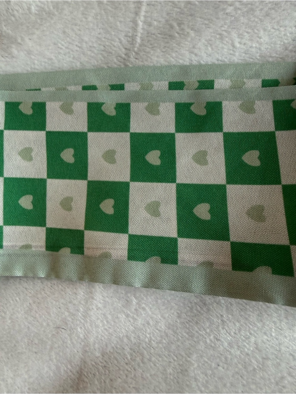 Green & White Checker Hearts Skinny Scarf- NWOT - Picture 3 of 3